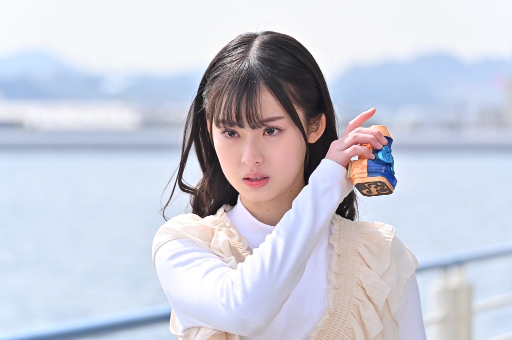 Ayaka Imoto yang berperan sebagai Sakura Igarashi di Kamen Rider Revice