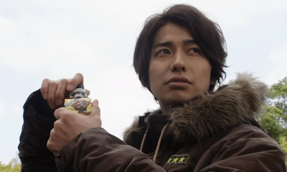 Kouhei Takeda yang berperan sebagai Kazumi Sawatari di Kamen Rider Build