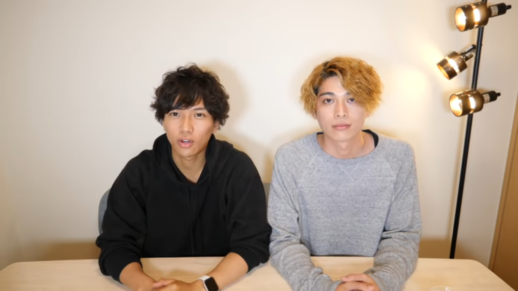 Ryutaro Okada dan Syuya Sunagawa yang sedang syuting di Channel Youtube Ryutube.